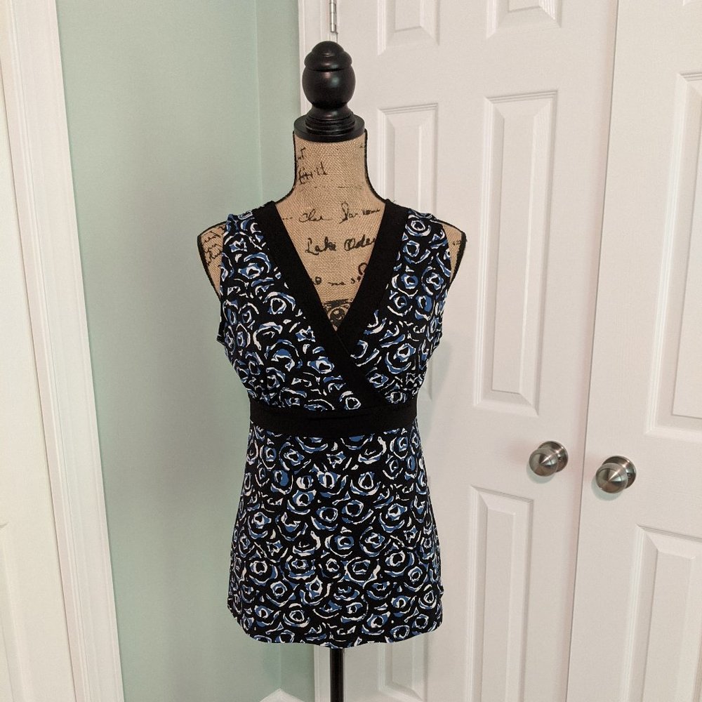 🛍️ BUNDLE ONLY - Black/Blue/White Floral Tank Top Small